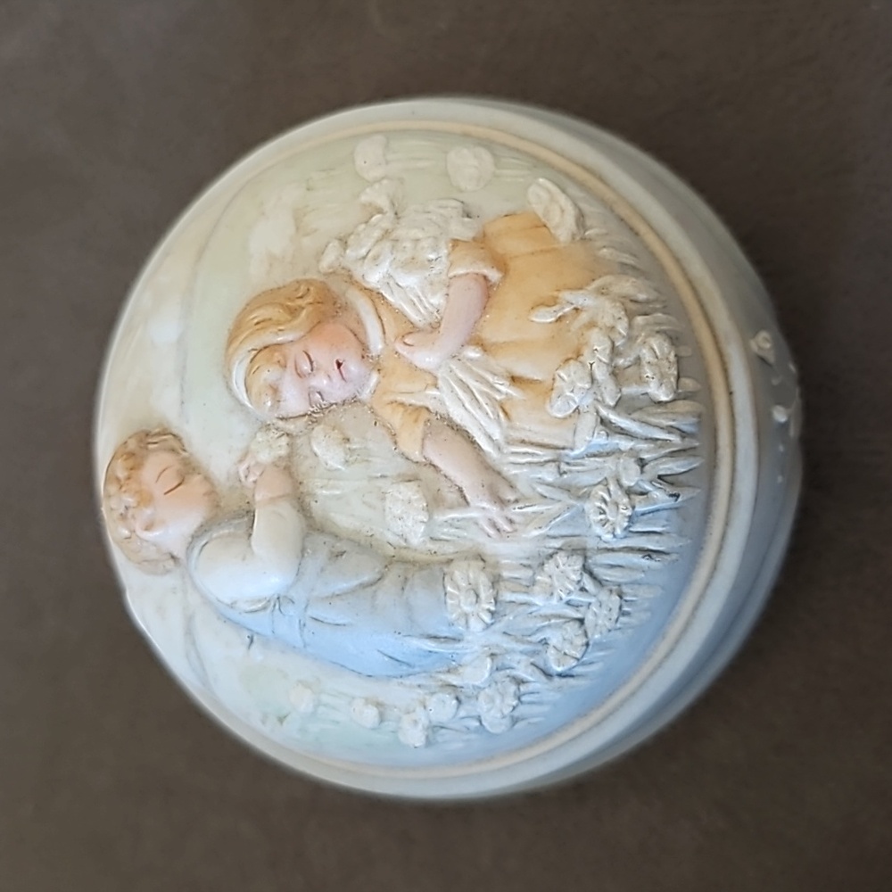 Golden Dream Music Box Avon 1985